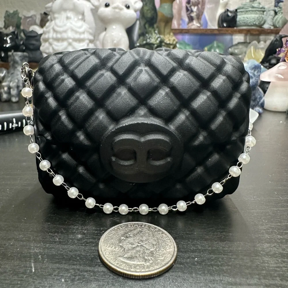 Black obsidian purse crystal carving - Picture 1 of 3